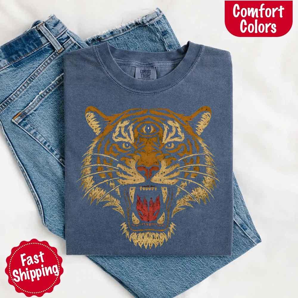 Vintage Tiger Graphic Tee – 90s Jungle Safari Comfort Colors Shirt