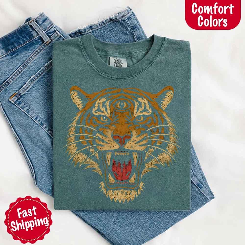 Vintage Tiger Graphic Tee – 90s Jungle Safari Comfort Colors Shirt